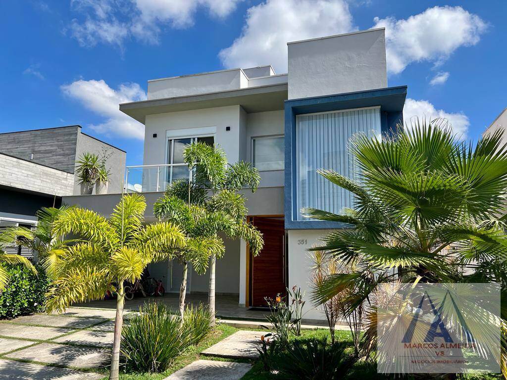 SOBRADO EM CONDOMINIO FECHADO - RESIDENCIAL VEREDAS - 3 DORMITÓRIOS