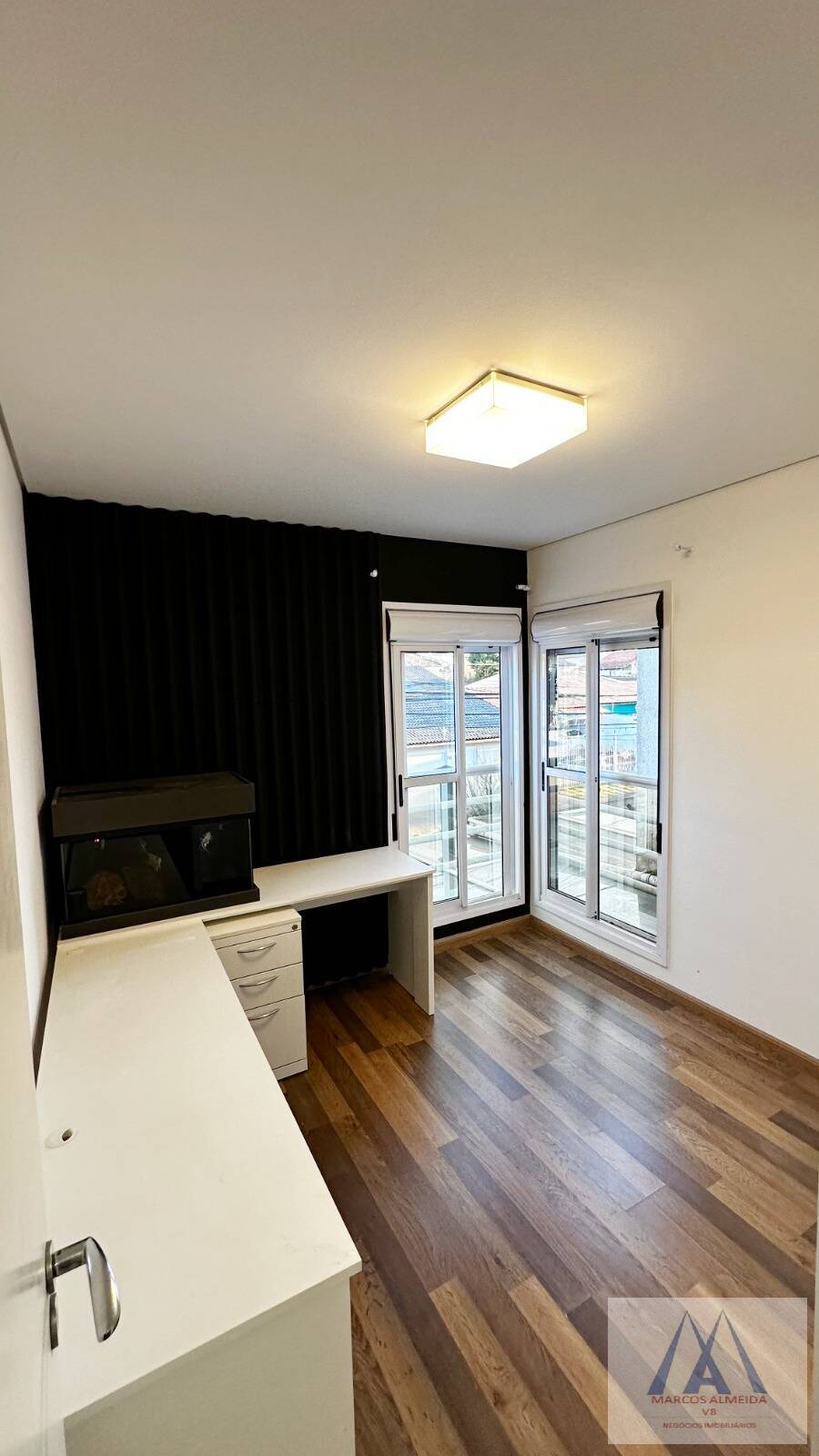 Casa para alugar com 4 quartos, 180m² - Foto 4