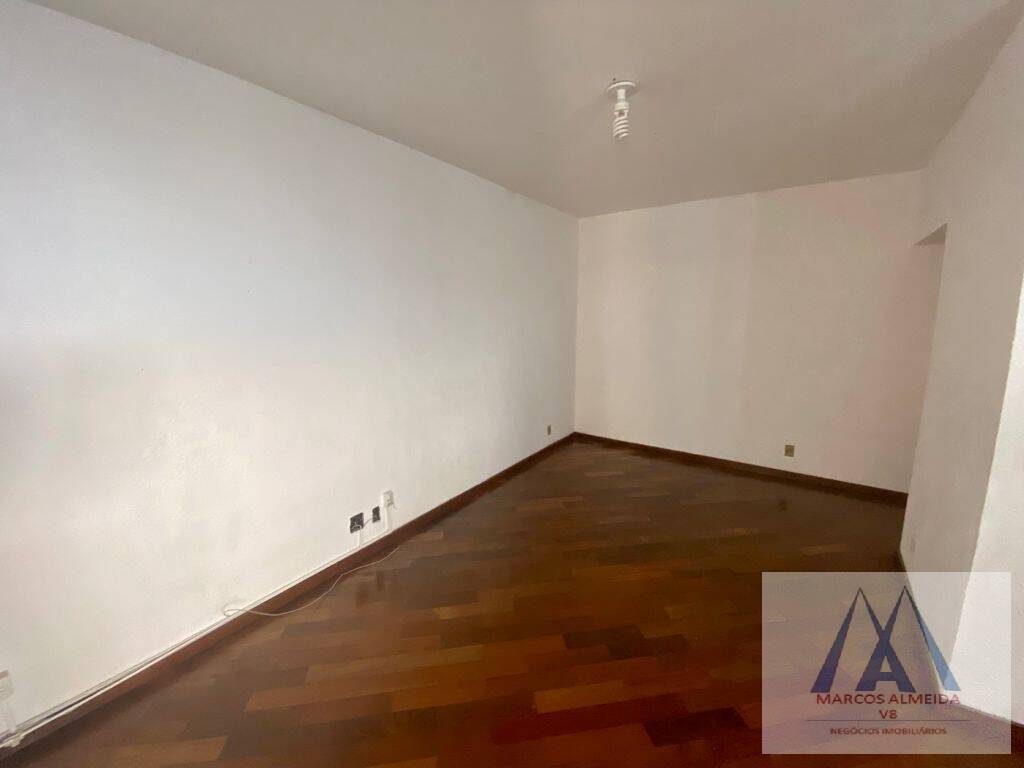 Casa à venda com 3 quartos, 212m² - Foto 6