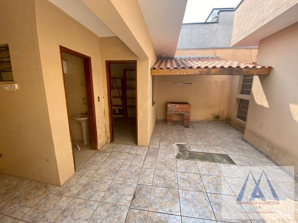 Casa à venda com 3 quartos, 212m² - Foto 10