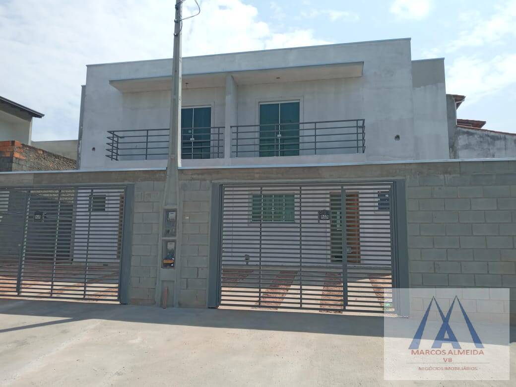 Sobrado à venda com 3 quartos, 74m² - Foto 1
