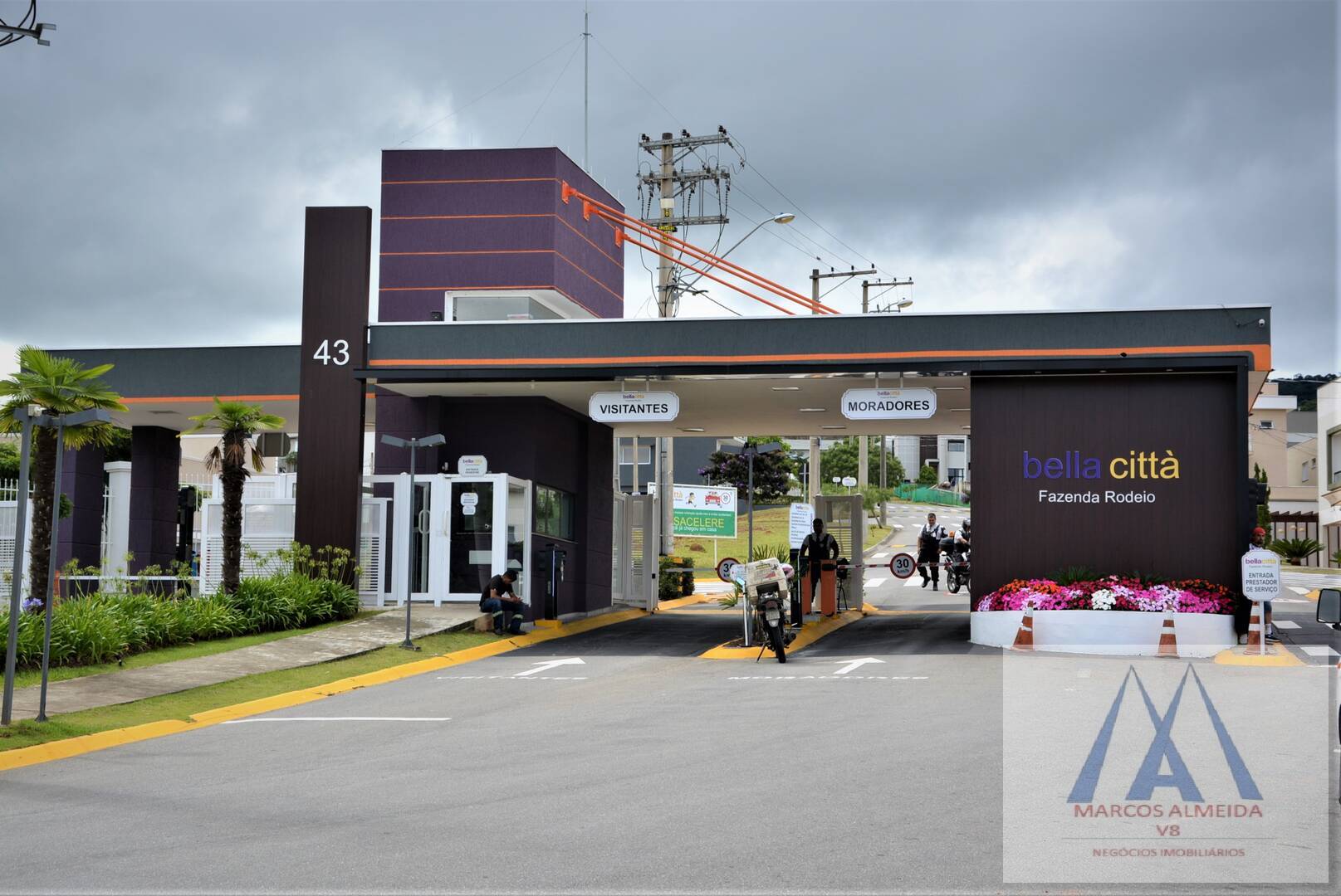 Lote de esquina em condominio fechado