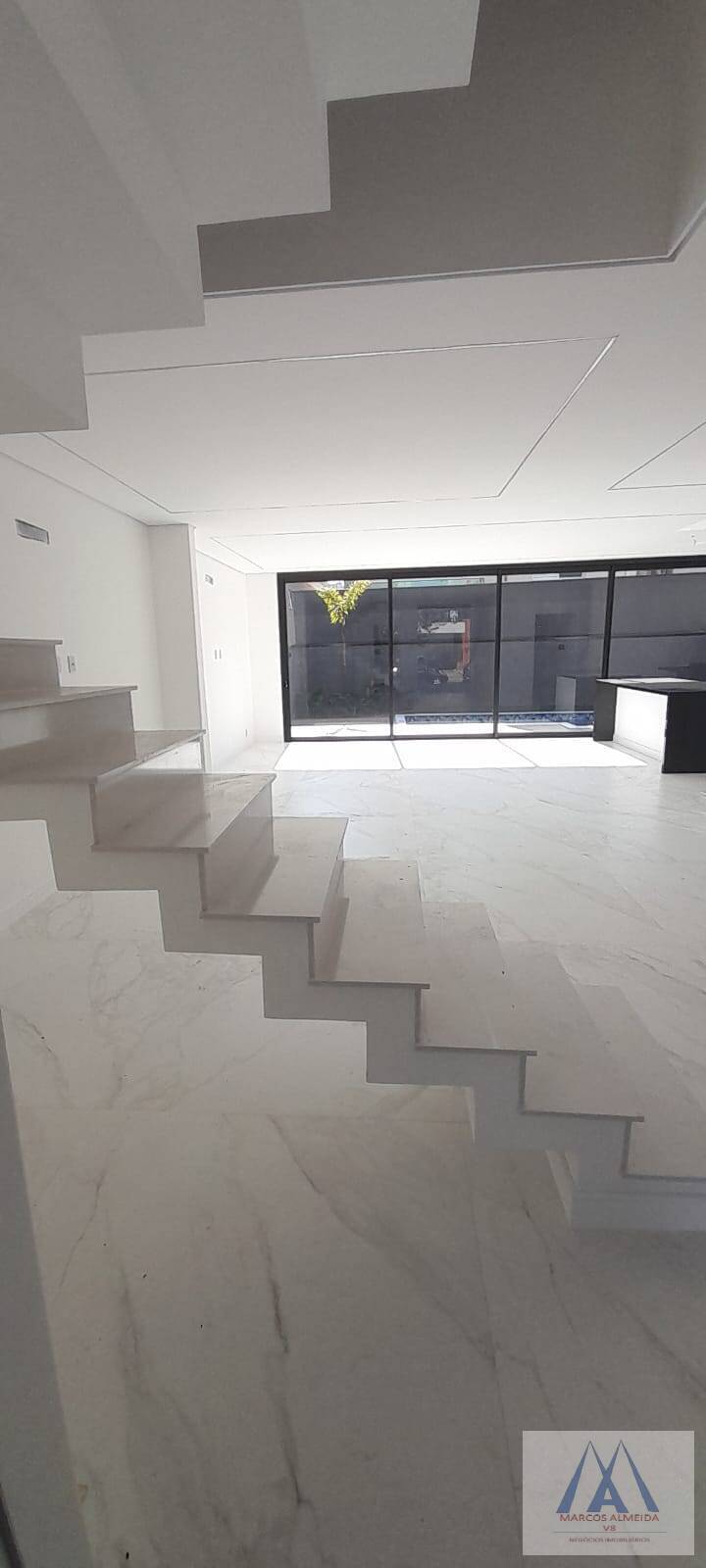 Casa de Condomínio à venda com 4 quartos, 227m² - Foto 3