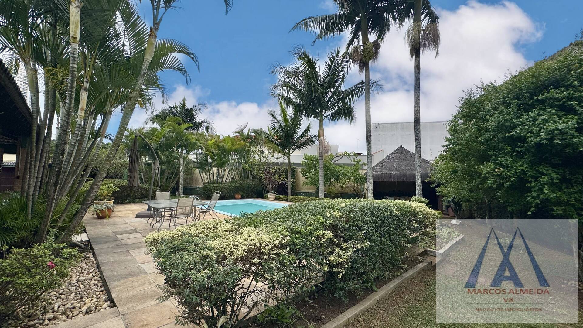 Casa à venda com 4 quartos, 380m² - Foto 6