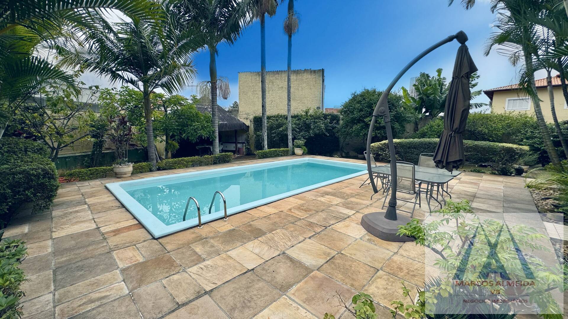 Casa à venda com 4 quartos, 380m² - Foto 7