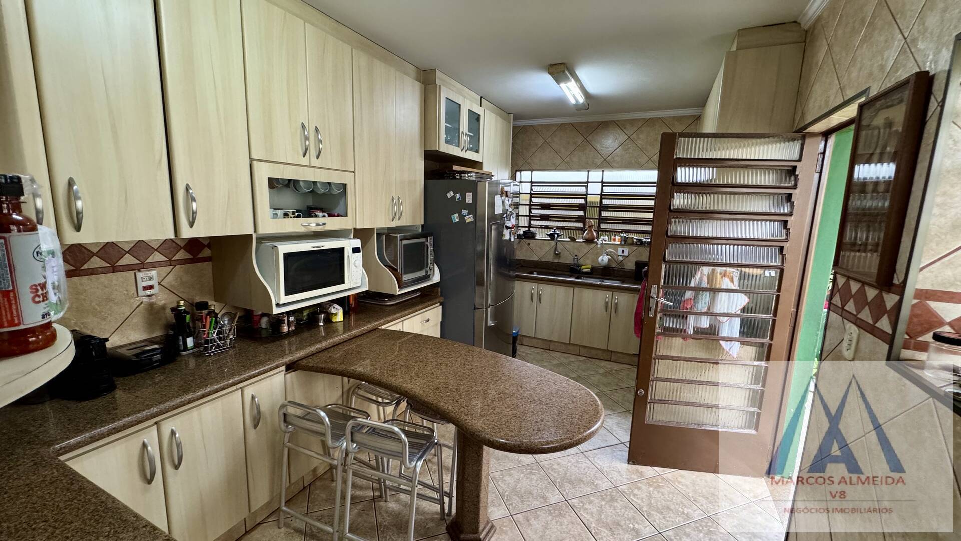 Casa à venda com 4 quartos, 380m² - Foto 19