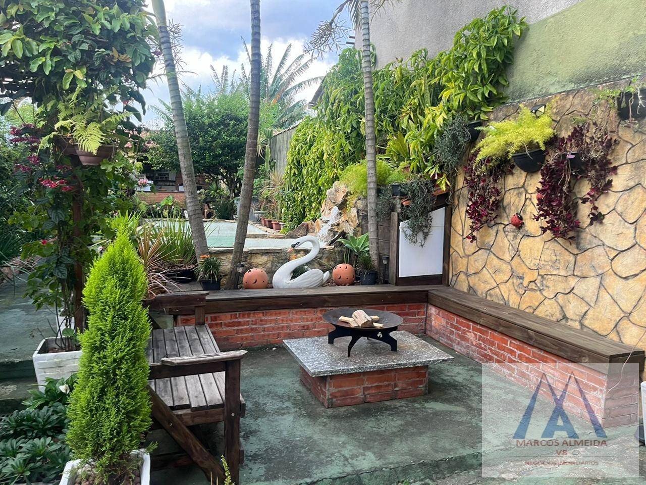 Casa à venda com 3 quartos, 215m² - Foto 8