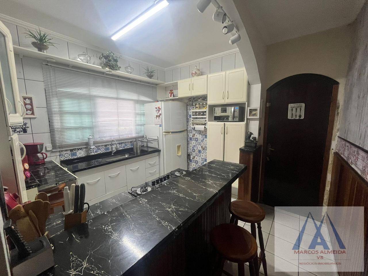 Casa à venda com 3 quartos, 215m² - Foto 15