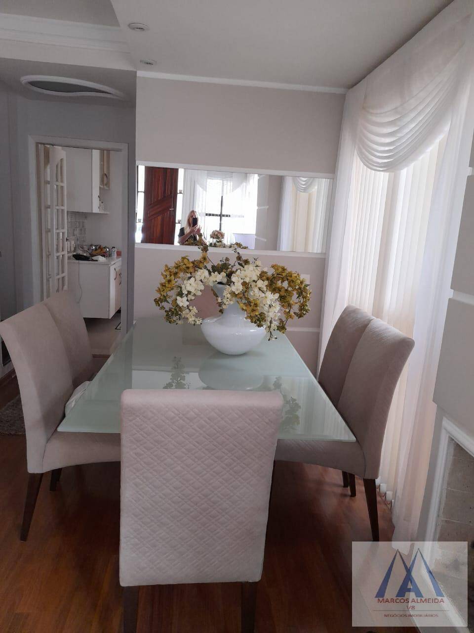 Casa de Condomínio à venda com 3 quartos, 194m² - Foto 2