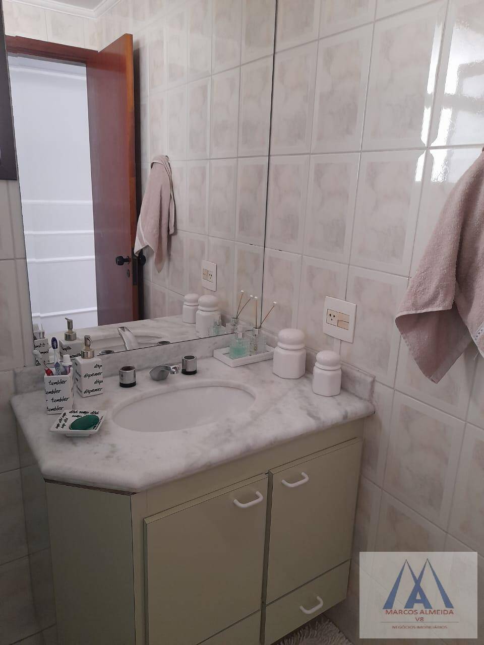 Casa de Condomínio à venda com 3 quartos, 194m² - Foto 19