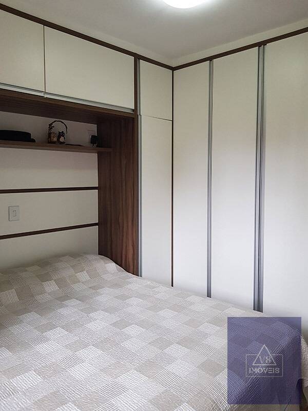 Apartamento à venda com 2 quartos, 70m² - Foto 4