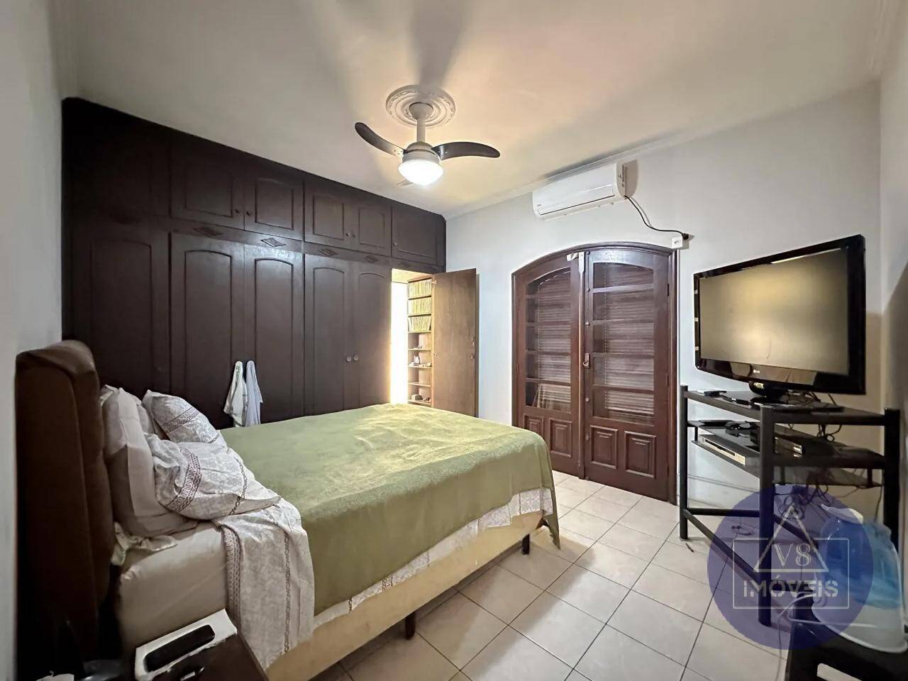 Casa à venda com 4 quartos, 285m² - Foto 9